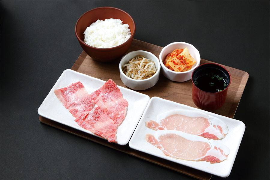A5ランク黒毛和牛カルビ(60g)と多古豚(40g)御膳